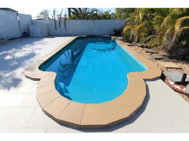 69 Mirrawena Avenue, Bangalee QLD 4703